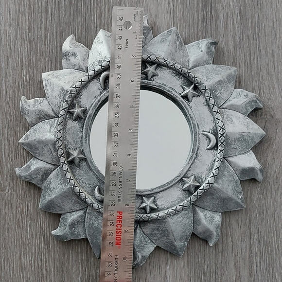 10.5" Sun Burst Mirror - Picture 3 of 3